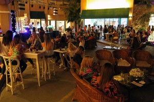 Mendoza de noche - Lugares de comida y bares en Palmares Open Mall