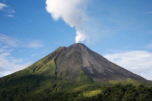 Volcán Arenal de día