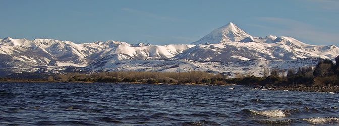 Area del Volcán Lanín y Milenarias Araucarias