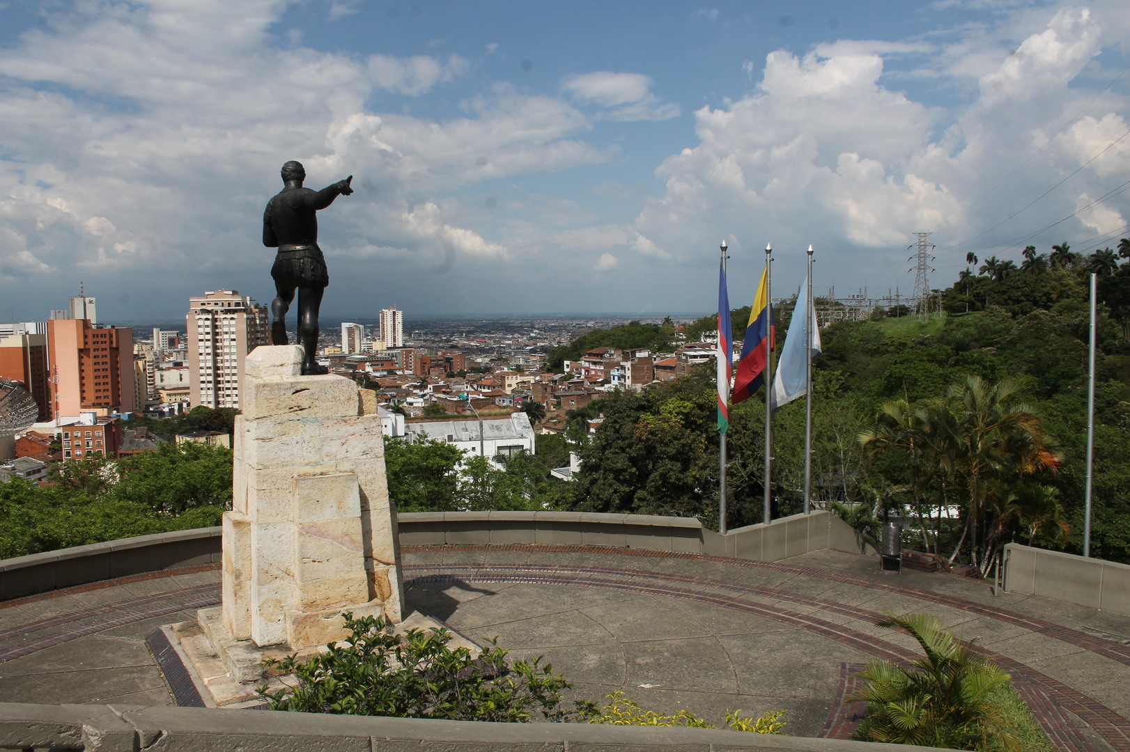 Monumento A Sebastián De Belalcázar Santiago De Cali 9218